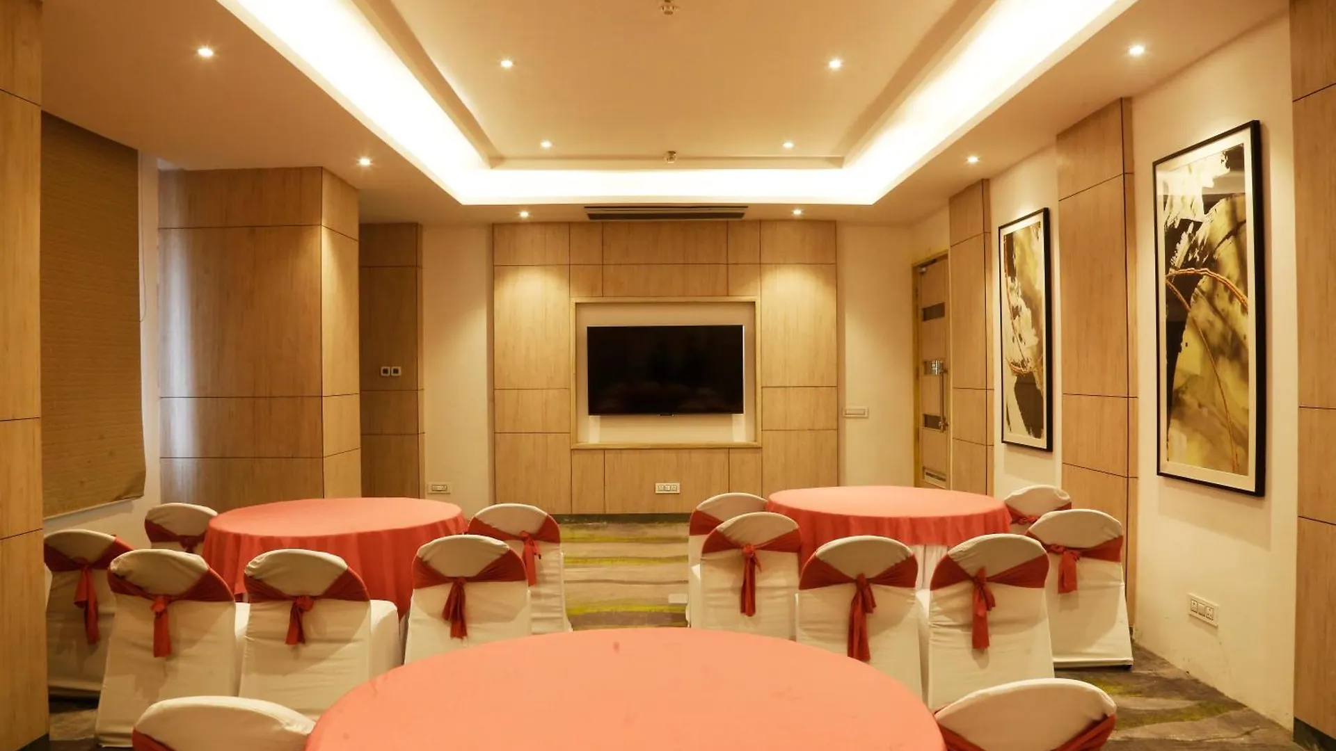 Tulip Inn Zirakpur Chandigarh Hotel