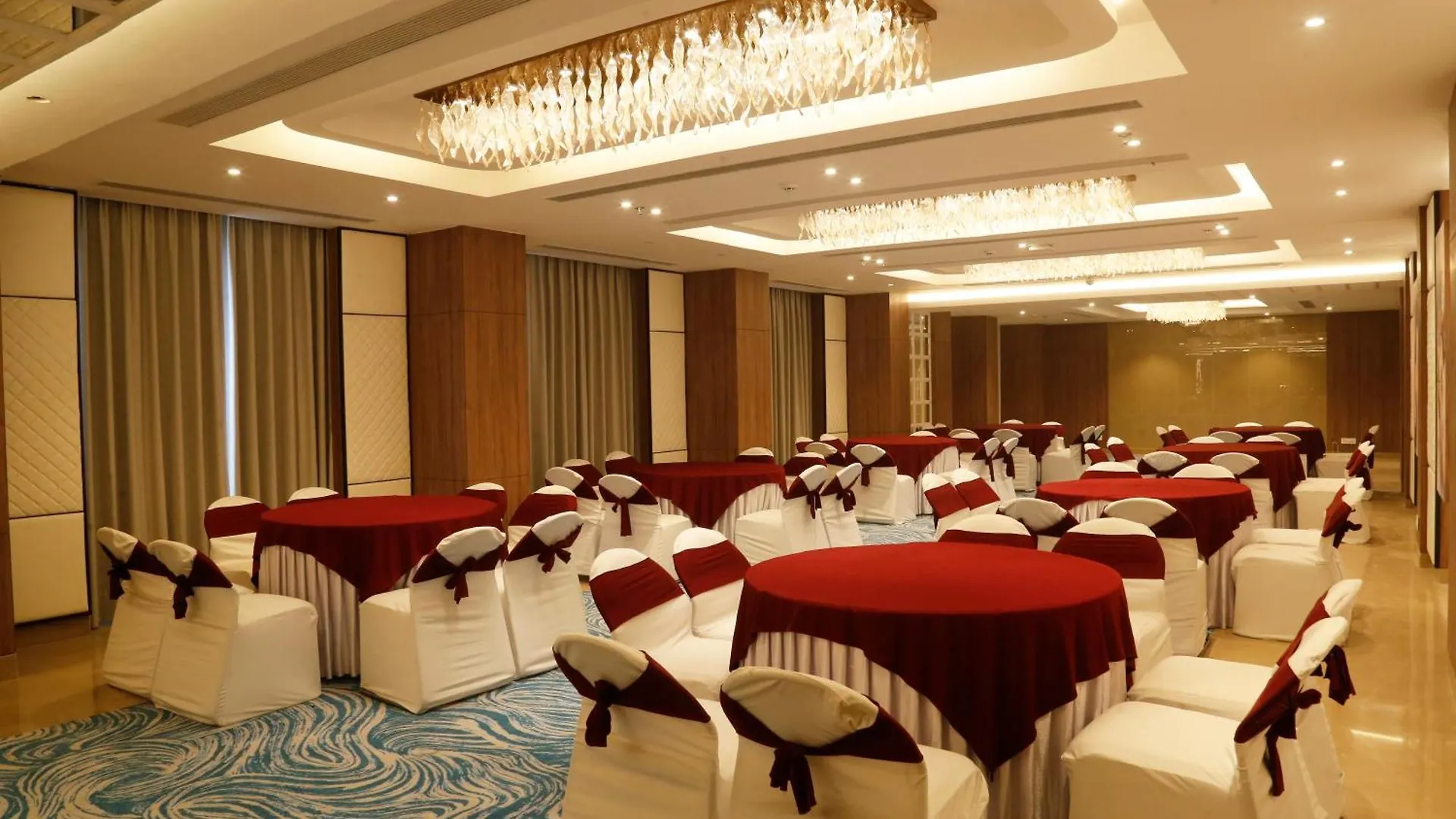 **** Hotel Tulip Inn Zirakpur Chandigarh India