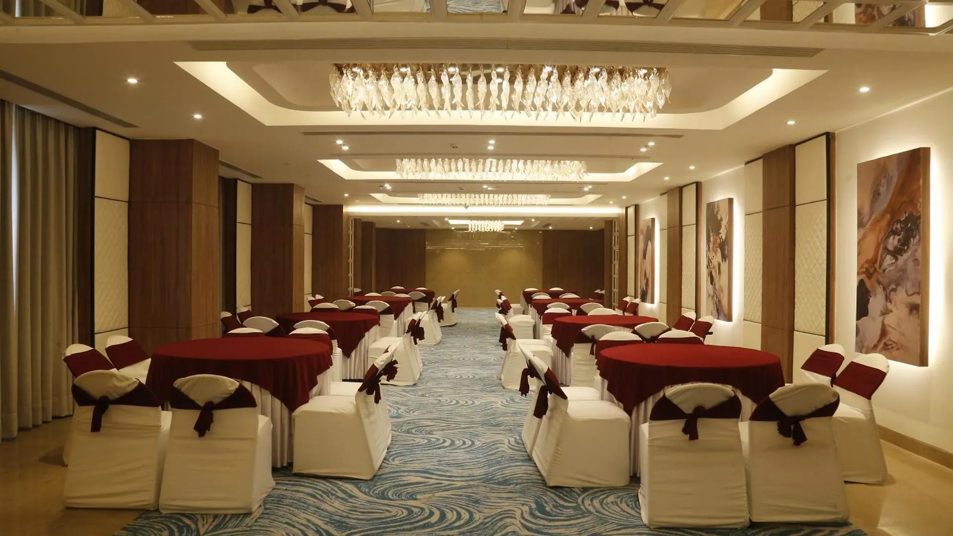 Tulip Inn Zirakpur Chandigarh Hotel